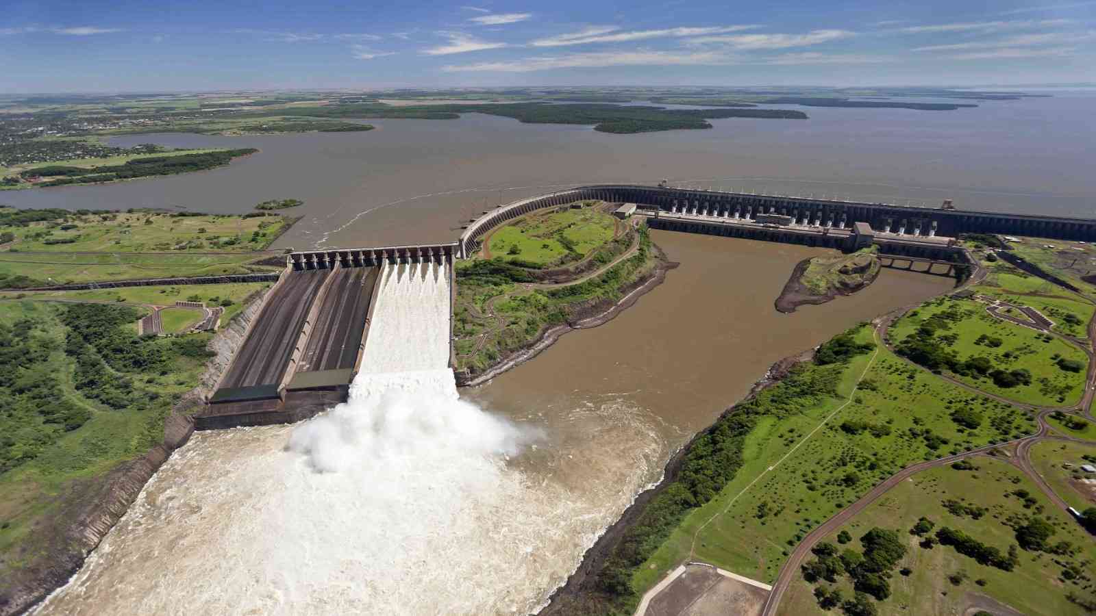 Itaipú Binacional: 13 profesionales capacitados en BIM bajo Protocolo por mas de 400 Horas
